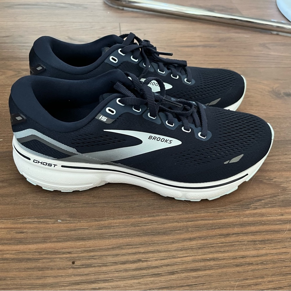 Brooks Ghost 8.5 wide